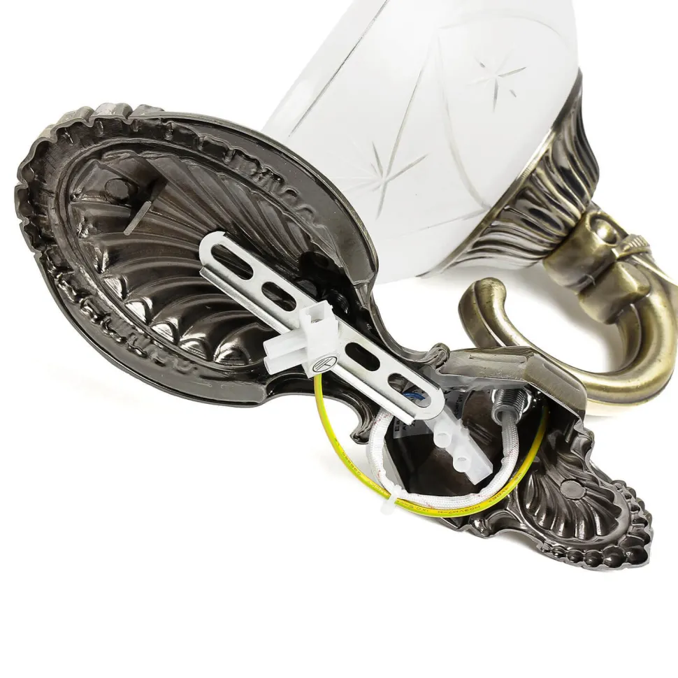 Elegante Wandleuchte HENRY in Messing Jugendstil