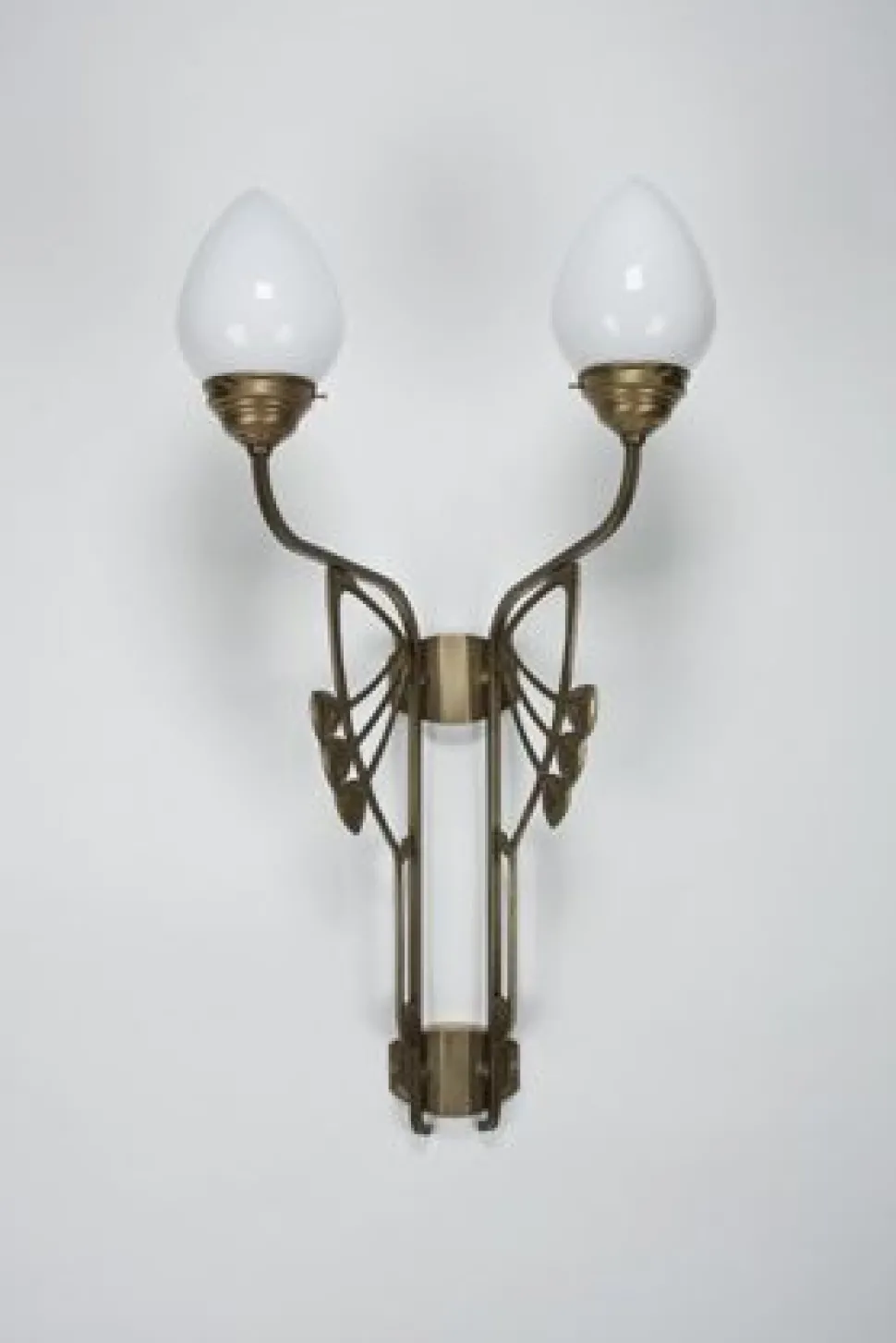 Gemütliche Wandleuchte Messing Glas Weiß E27 B:44 cm