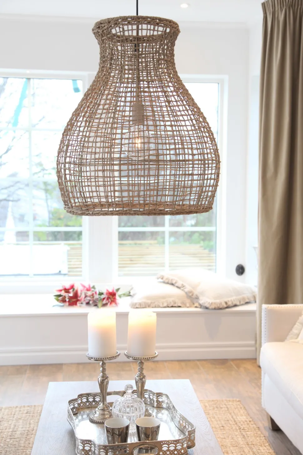 Hängelampe Korb Boho 49 cm breit E27 aus Seegras Metall