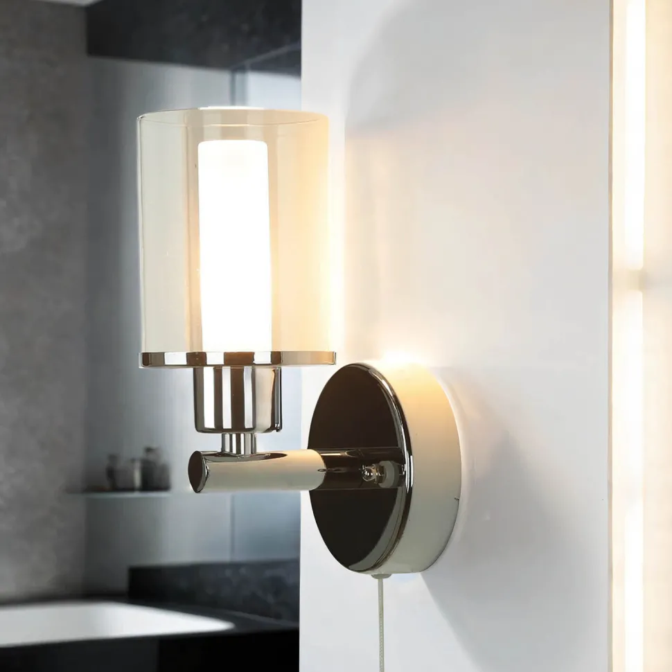 Kleine Wandlampe mit Schalter Glasschirm IP44 H:17cm