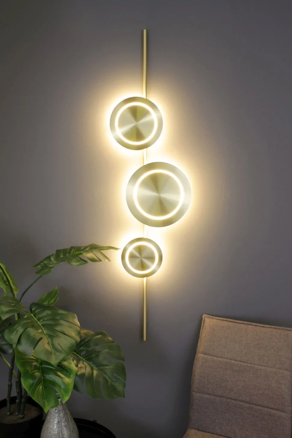 LED Wandlampe Gold H:120 cm 18 W 1008 lm 3000 K dimmbar