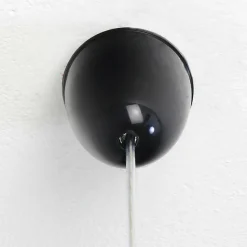 Moderne Pendelleuchte in schwarz-gold