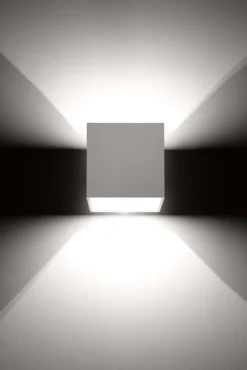 Quadratische Bauhaus Wandleuchte