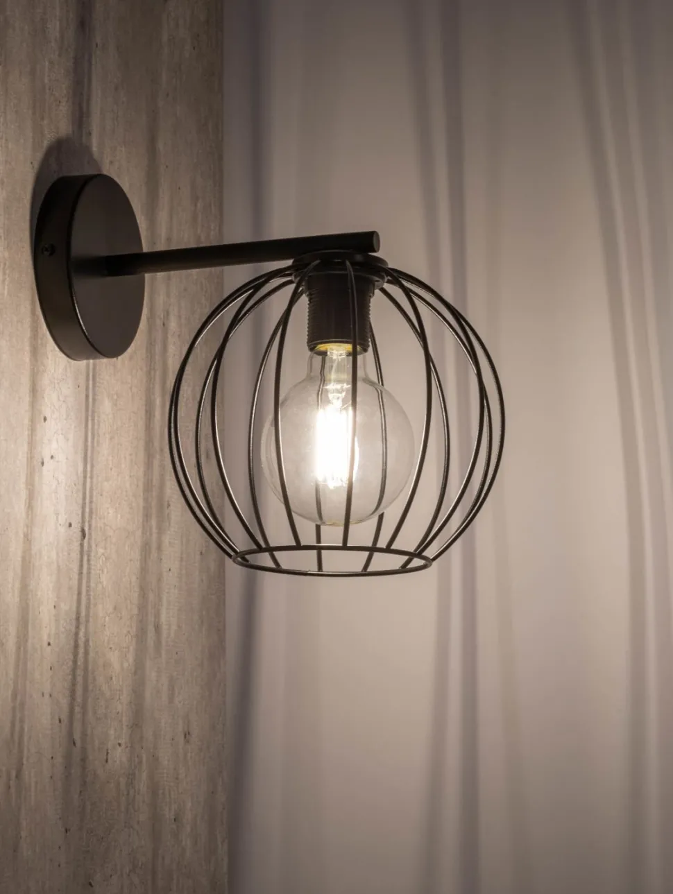 Wandlampe Metall E27 Schwarz Kugel Schirm RASHA