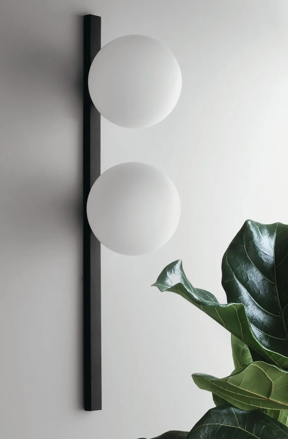 Wandlampe Schwarz Weiß Glaskugel E14 H:60 cm 2-flammig