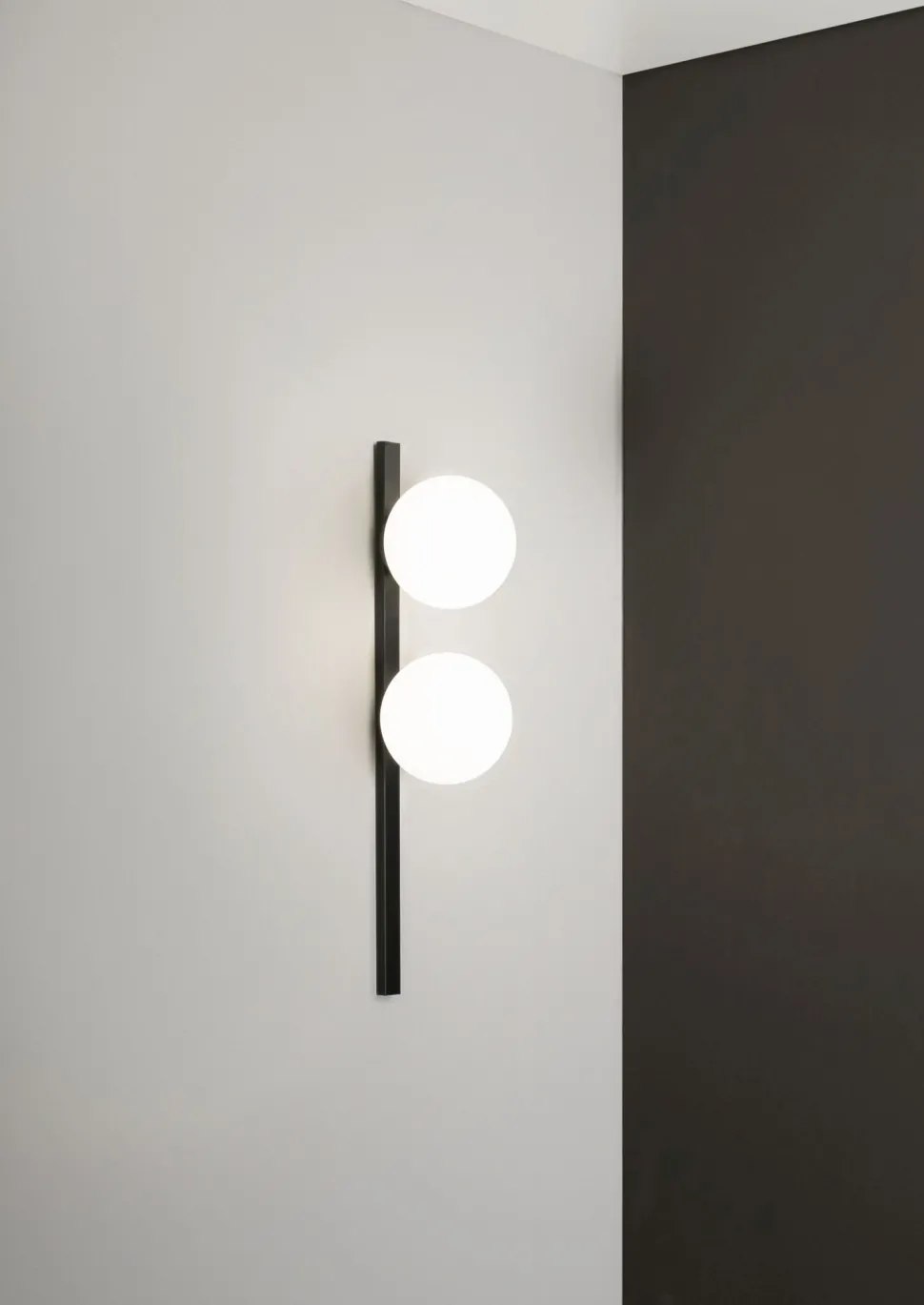 Wandlampe Schwarz Weiß Glaskugel E14 H:60 cm 2-flammig