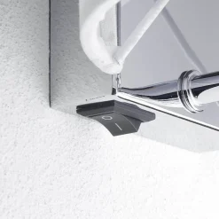 Wandleuchte im Jugendstil weiß