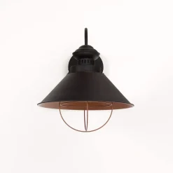 Wandleuchte in Braun